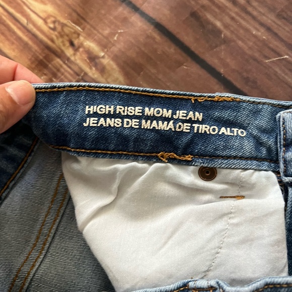 Wild Fable Women Distressed High Rise Mom Jean Shorts Size 10 - Picture 6 of 8